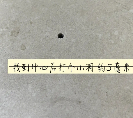 来安瓷砖空鼓维修公司专业解答在瓷砖铺贴过程中，如果砂料搅拌不均匀，将会带来以下问题